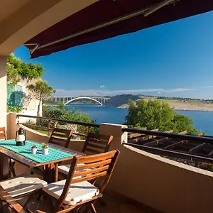 Captain's With Sea View Apartment Kraljevica