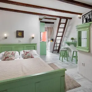 By Irundo Apartment