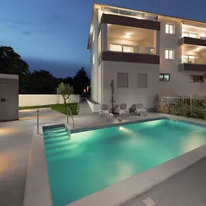 Viras Luxury Apartment Pula